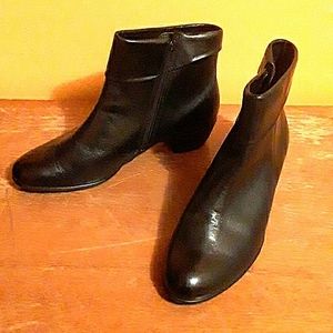 Ecco Black Leather Ankle Boots